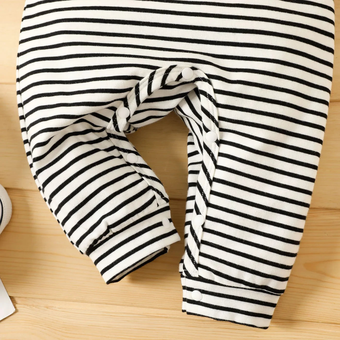 PatPat Baby Boy/Girl 95% Cotton Long-sleeve Striped Jumpsuit Soft and Comfortable  Perfect for Outings and Daily Wear